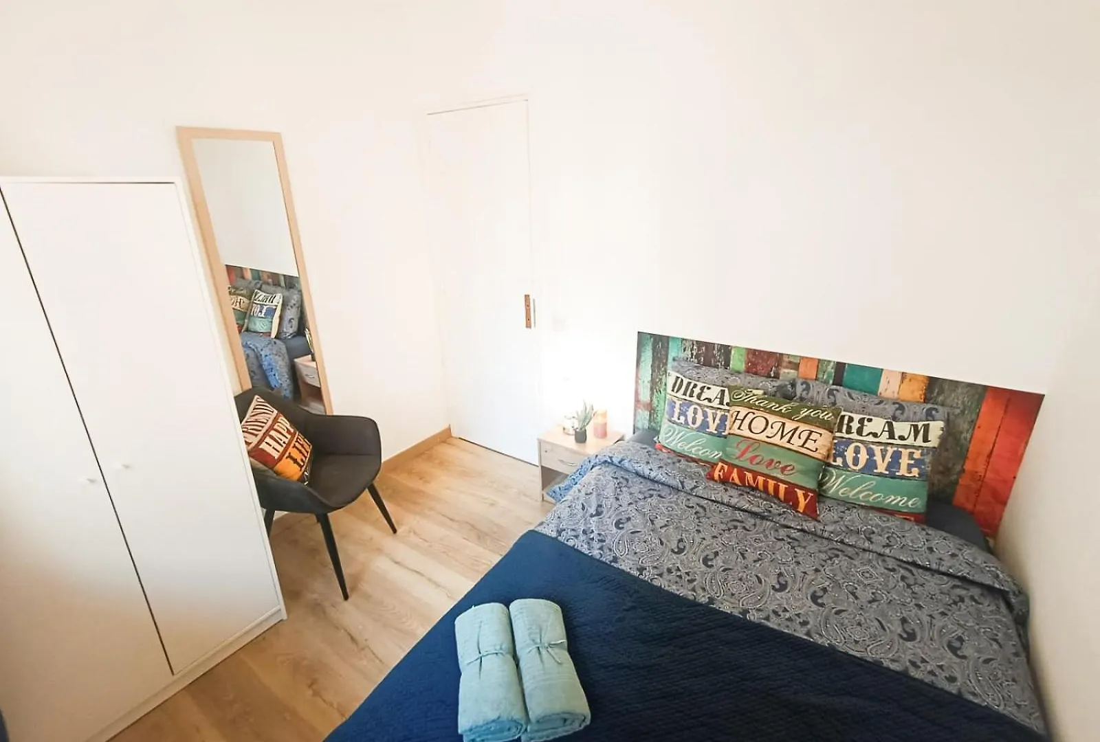 Hostal By Barcelona Port Rooms